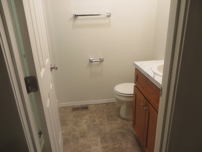 Building Photo - lynd04