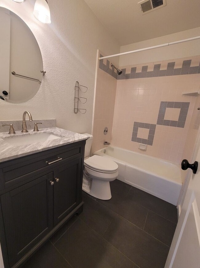 Building Photo - 437 Enslen Park Ct