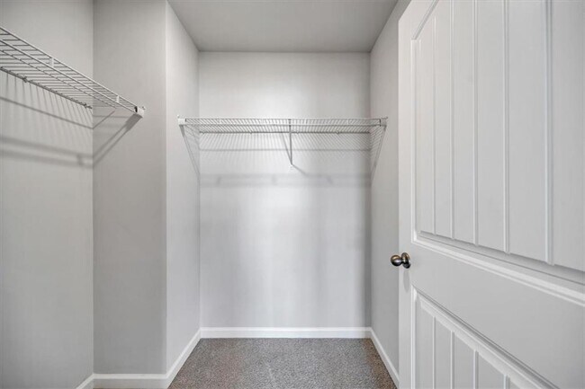 Building Photo - 167 Fernbrook Trl