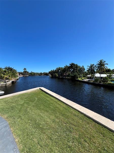 Building Photo - 1818 E Oakland Park Blvd