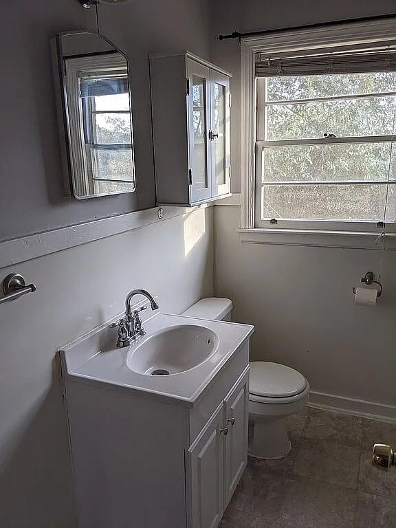 Building Photo - 2055 North Dr