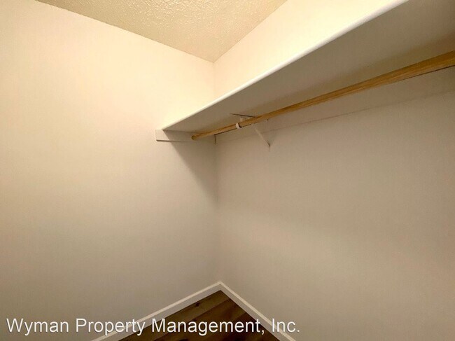 Building Photo - 1 br, 1 bath House - 37 Village Parkway