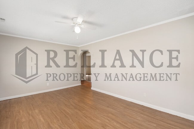 Building Photo - 2225 N Chautauqua St