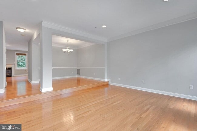 Building Photo - 4238 Chariot Way