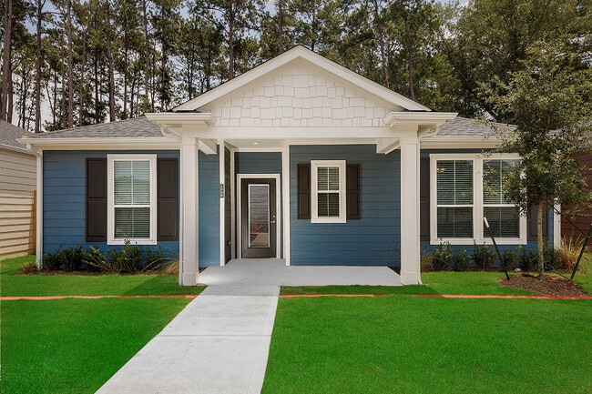 Cottage Home with Private Back Yard - The Cottage Green - Baytown