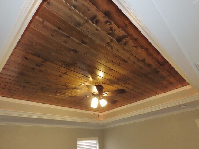 Building Photo - Stunning 4 Bedroom, 2 Bath Home in Lindale