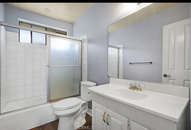 Building Photo - "Chic 1-Bed Apartment in Orange, CA with H...