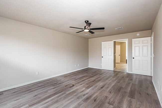 Building Photo - 18703 Evergreen Falls Dr