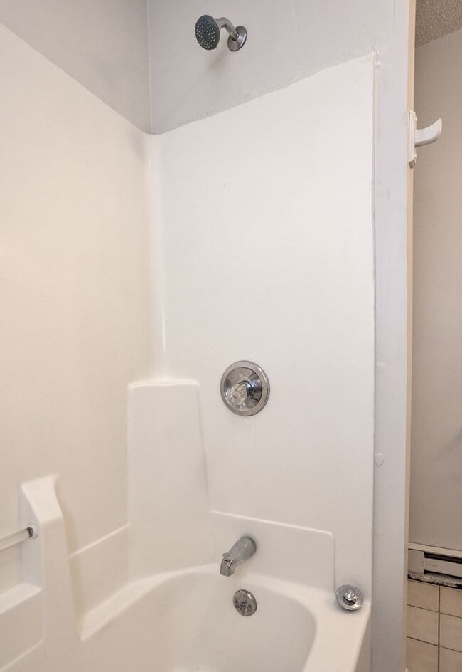 Building Photo - 1676 S 15th Ave W