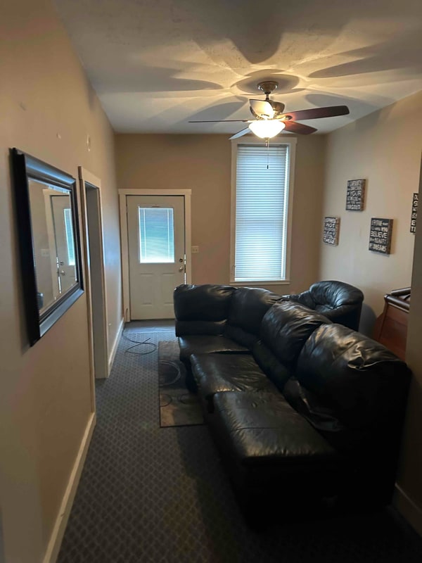 Building Photo - 379 Broad St