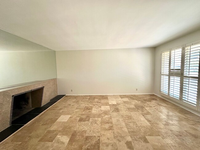 Building Photo - Desirable 4 bedroom home in Mountain View ...