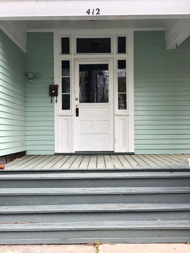 Building Photo - 412 Johnson St