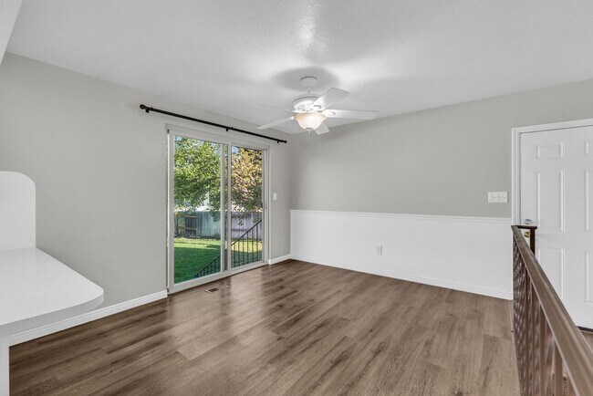 Building Photo - Spacious 5 Bed in Riverdale with Large Yard