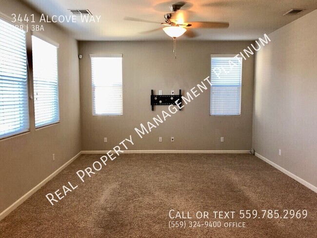 Building Photo - $2,295 DeWolf & Shepherd, 3 Bedroom + offi...