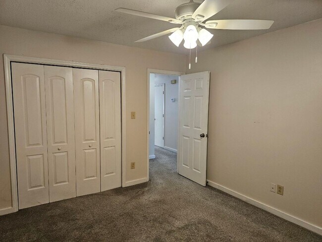 Building Photo - 11 Pillory Cir