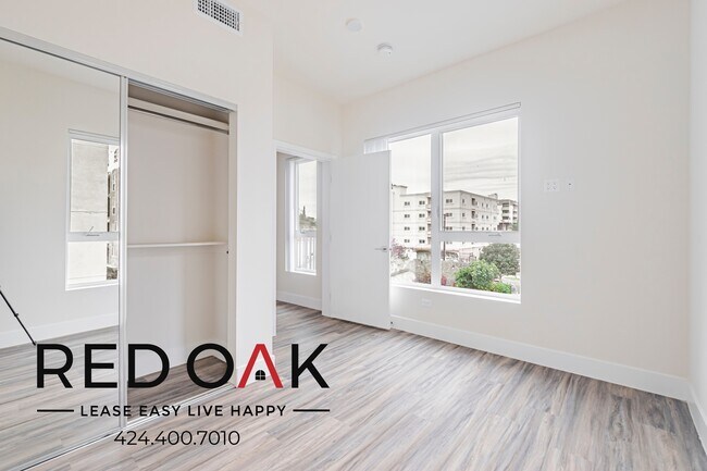 Building Photo - 1037 Dewey Ave