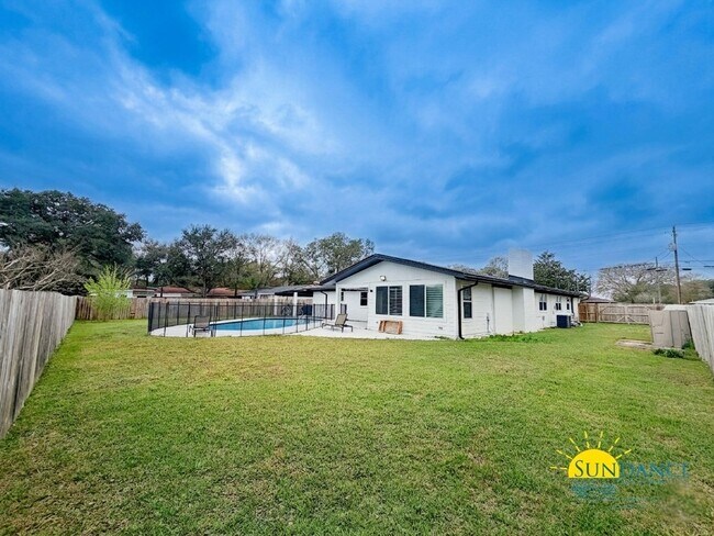 Building Photo - Custom 4BR Pool Home in Kenwood with Bonus Room & Private Backyard!