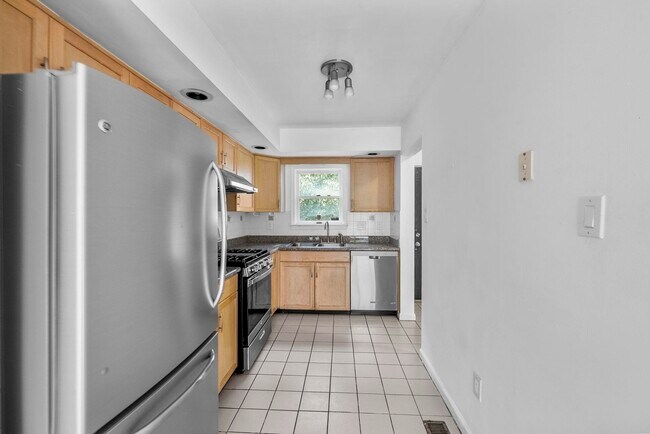 Building Photo - 311 10th St