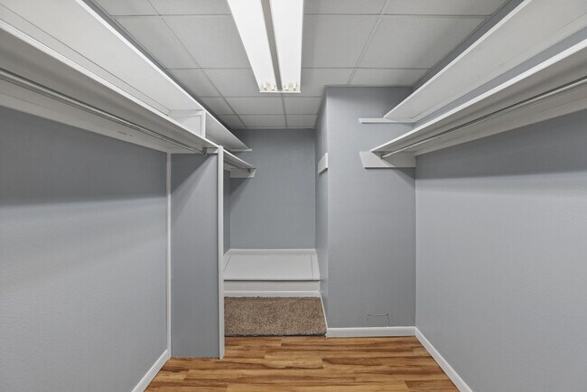 Building Photo - 380 Barringer Dr