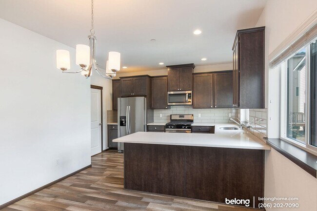 Building Photo - 12010 27th Ct S