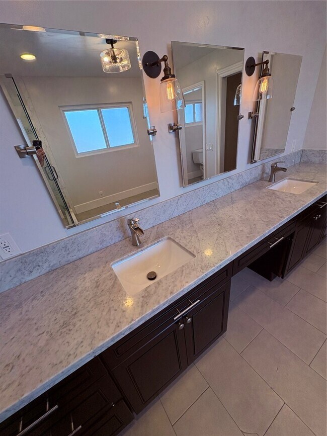 Building Photo - 8582 Universe Ave