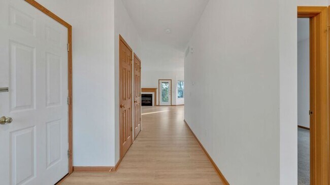 Building Photo - 7275 Winterbek Ave