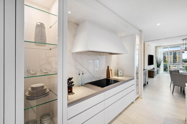 Building Photo - 200 SE Mizner Blvd