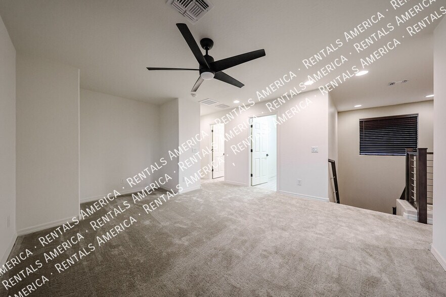 Building Photo - 4215 S 58th Ln