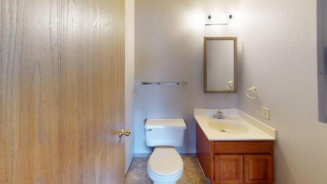 Building Photo - 1727 N Grandview Ln