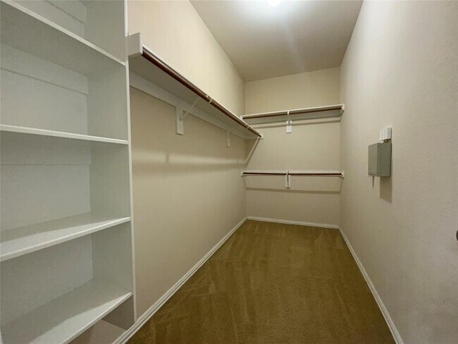 Building Photo - 303 Kati Ln