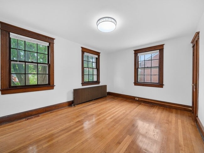 Building Photo - 4024 20th St NE