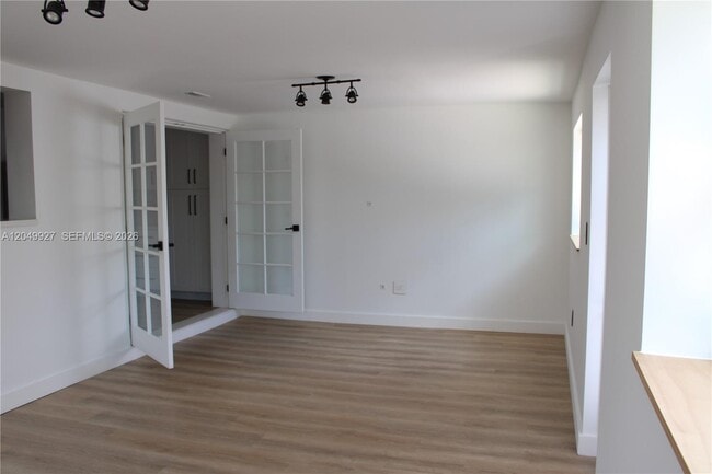 Building Photo - 3825 SW 88th Ct