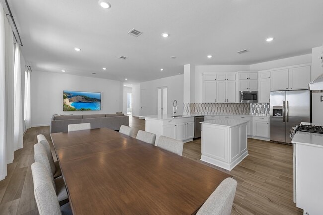 Building Photo - 2323 Hazel Berry St