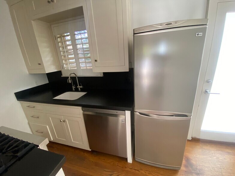 Building Photo - 2958 Exposition Blvd