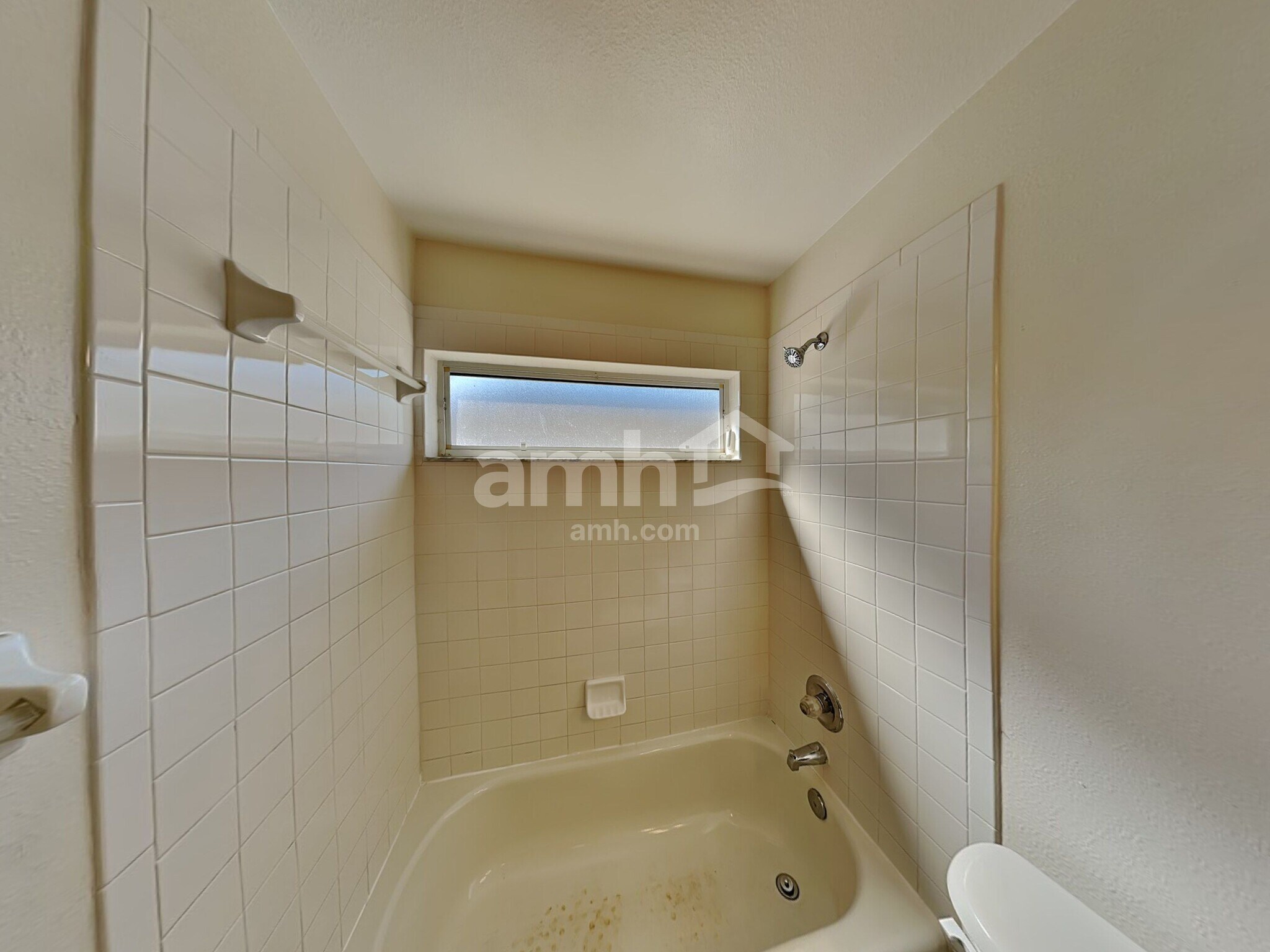 Building Photo - 1209 Blufield Ave