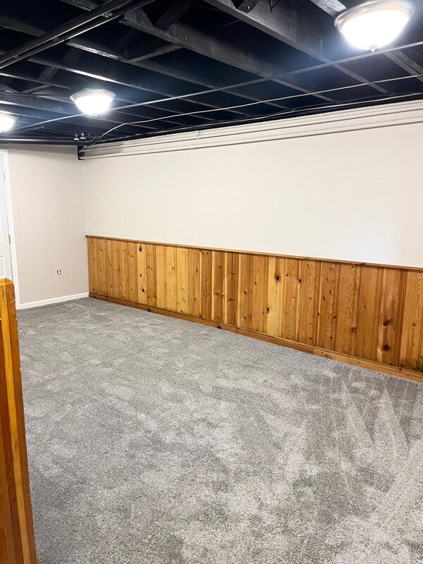 Building Photo - 906 Pine Heights Ave