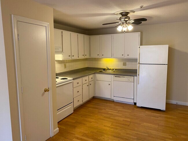 Building Photo - 29 Capron Rd