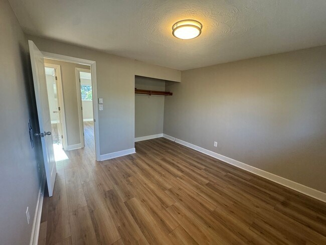 Building Photo - 3 Bedroom home