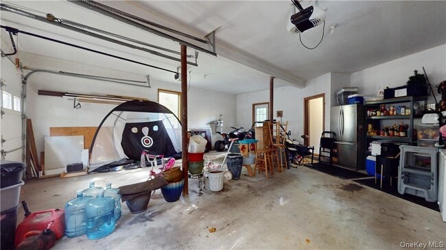 Building Photo - 96 Old Pascack Rd