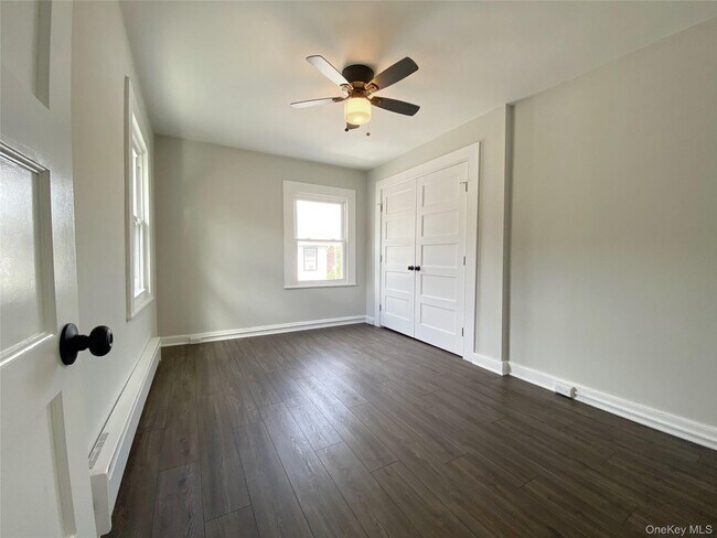 Building Photo - 13 Cozzens Ave