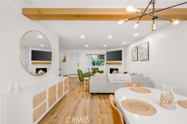 Building Photo - 2424 Santa Ana Ave