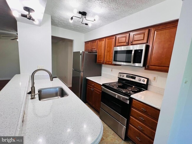 Building Photo - 2406 Forest Edge Ct