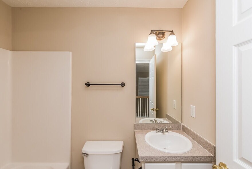 Building Photo - 2355 Lexington Ln