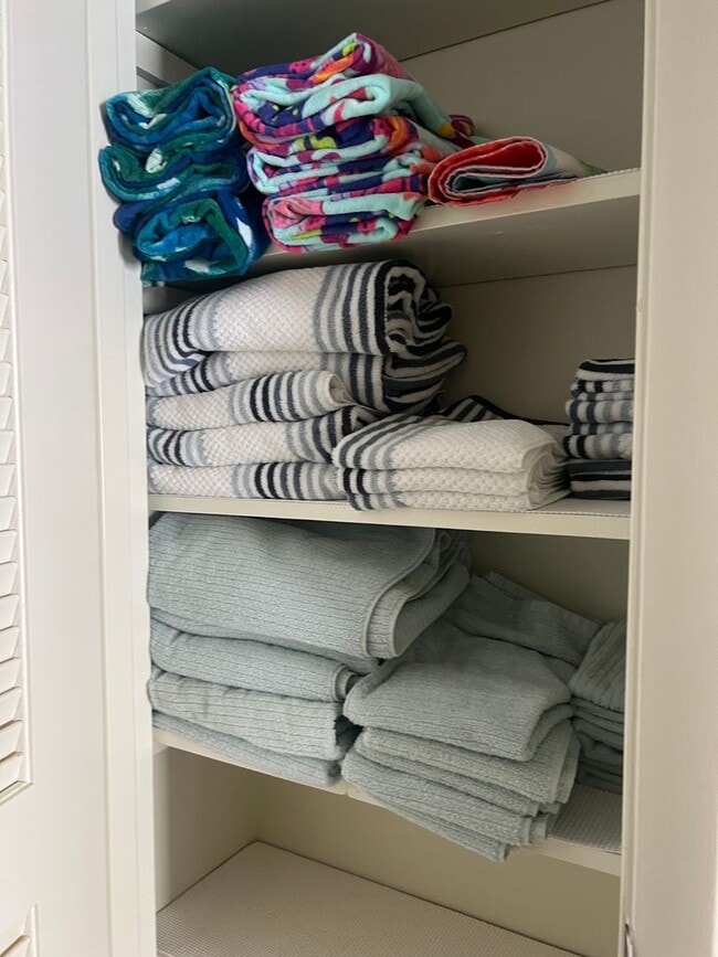 Building Photo - Venice, FL 1BD + Den/2BA Condo in Sea Villas