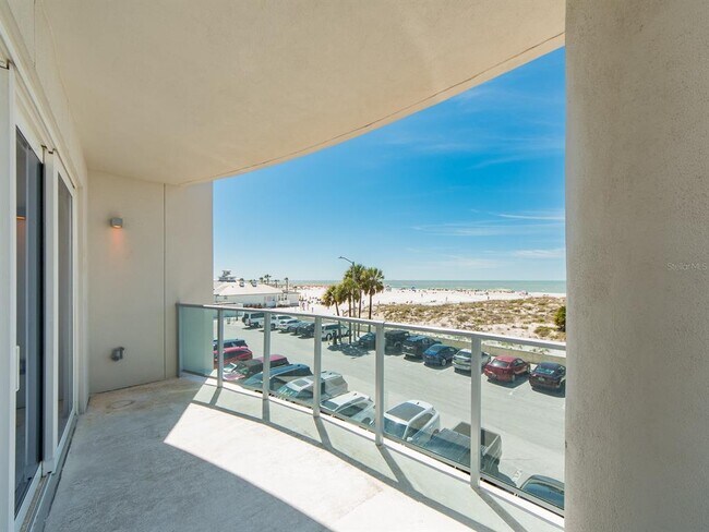 Building Photo - 15 Avalon St