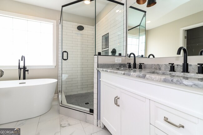 Building Photo - 120 Villa Ridge Dr