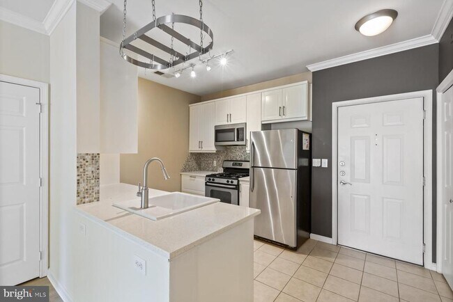 Building Photo - 12945 Centre Park Cir