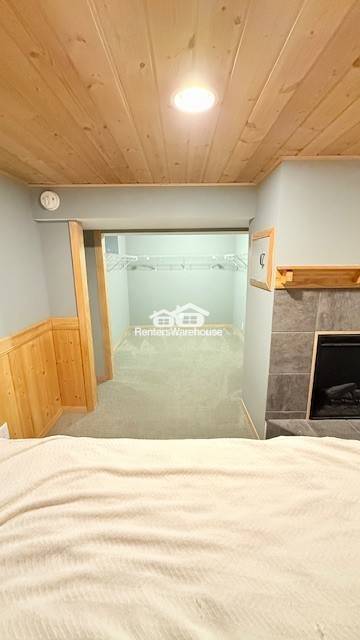 Building Photo - 708 10th Ave SE