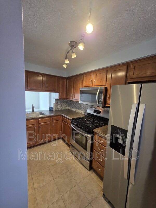 Building Photo - 373 Scott Ln