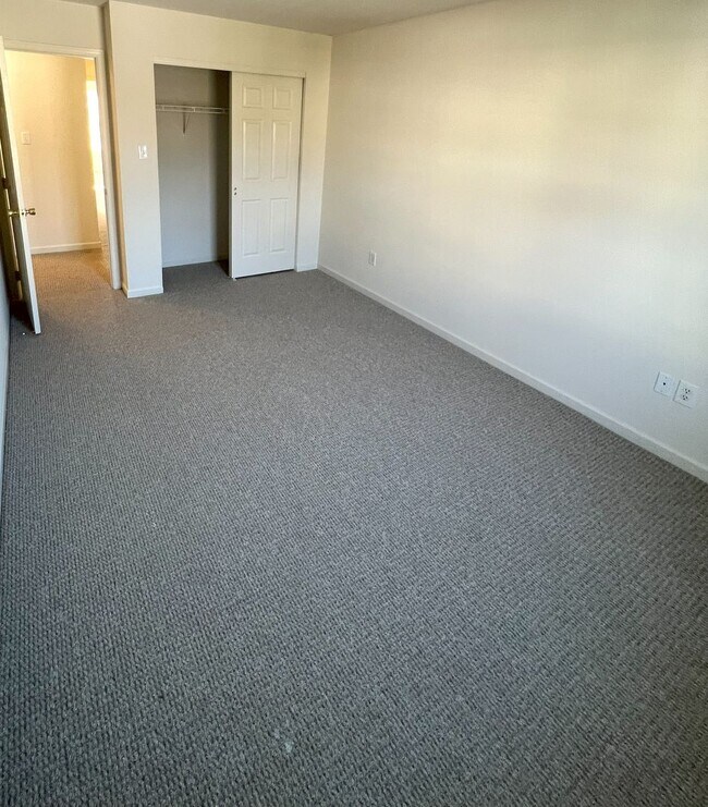 Building Photo - Spacious Townhome with 1-Car Garage & Pet-Friendly – Conrad Weiser Schools!